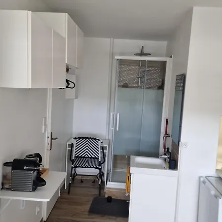Avec Sa Salle De De Bain Privative בית אירוח מאסי